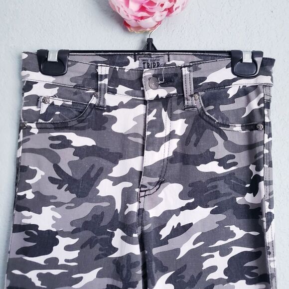 Tripp NYC Black‎ and White Camo Skinny Jeans - Picture 3 of 6
